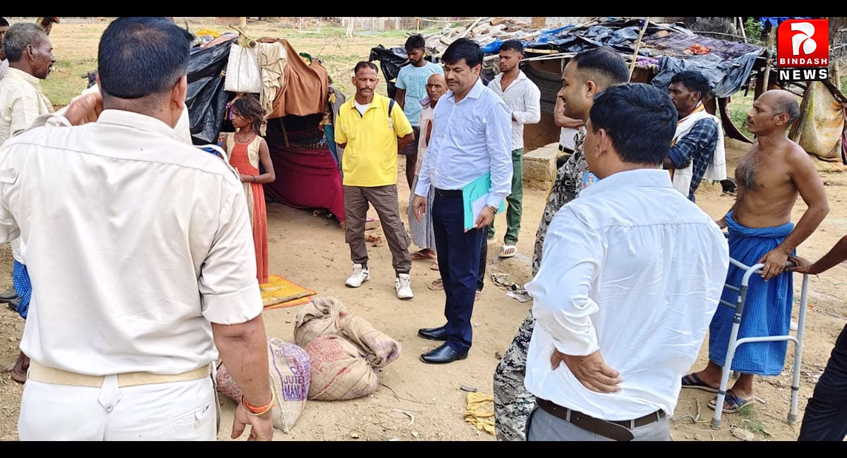 बाना के मुसहर परिवारों के बीच पहुंचे सदर एसडीएम