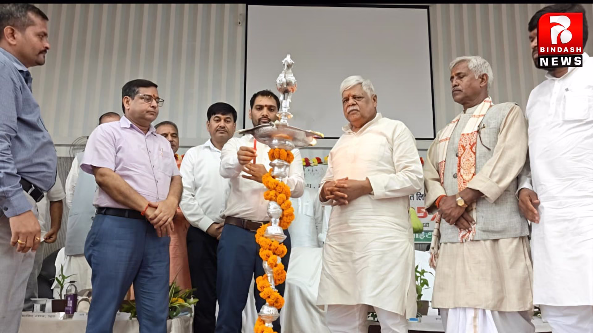 कल्याणपुर आजीविका महिला संकुल स्तरीय प्राथमिक स्वावलंबी सहकारी समिति की वार्षिक आम सभा संपन्न