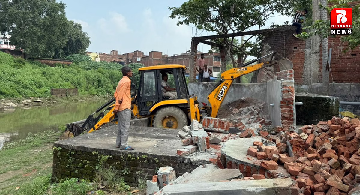 अंचल अधिकारी शफी आलम ने चलाया शहरी क्षेत्रों में अतिक्रमण मुक्ति अभियान