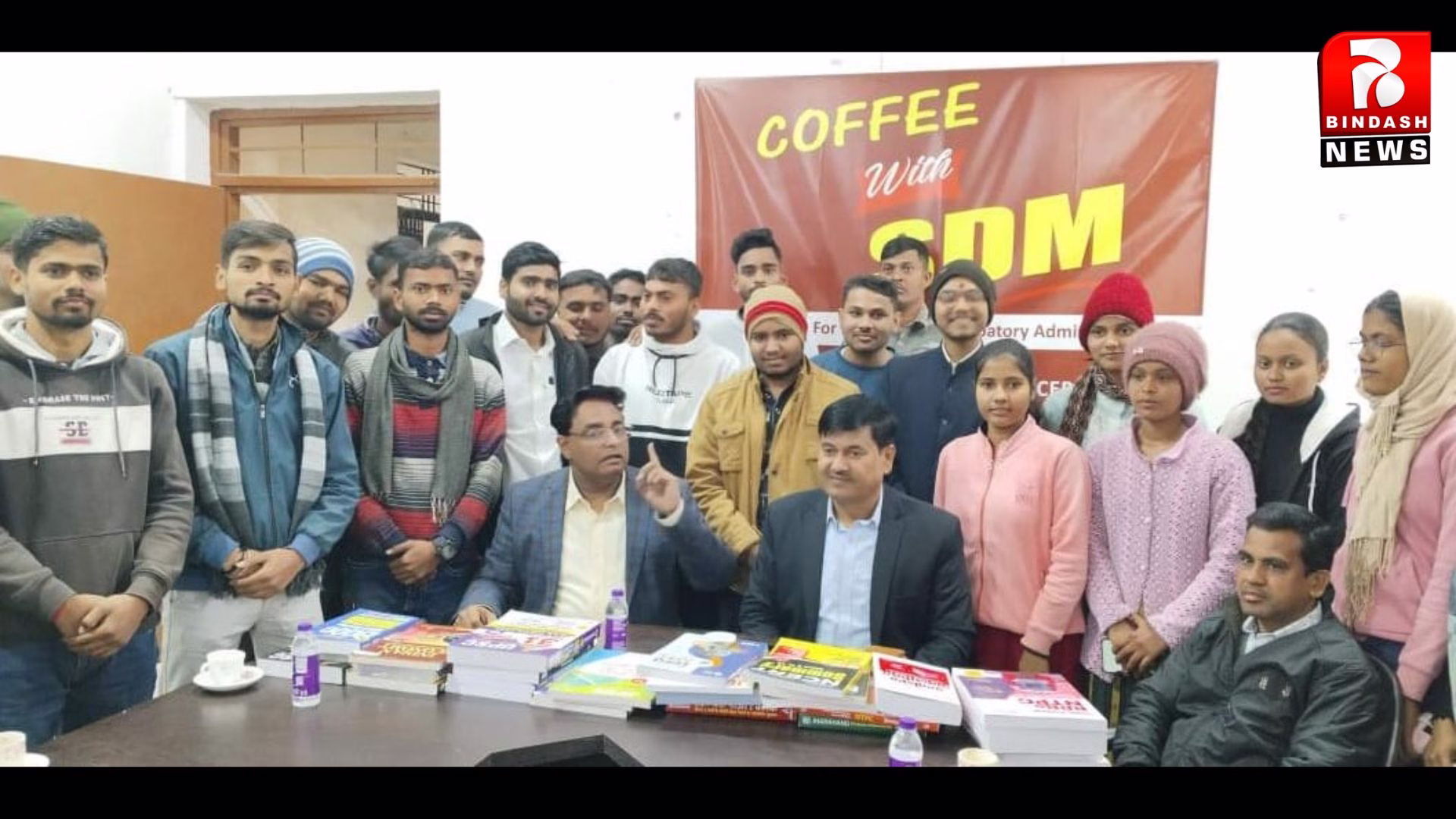 “कॉफी विद एसडीएम” में युवा-सपनों को मिली दिशा